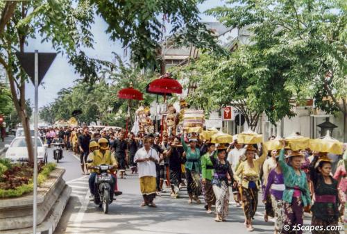 Funeral procession in Denpasar