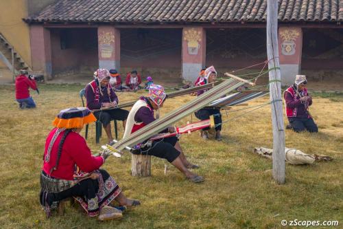 Weaving on a four-stake loom