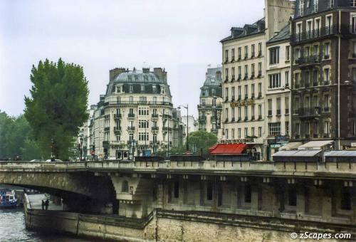 Paris walk Hotel Norte Dame